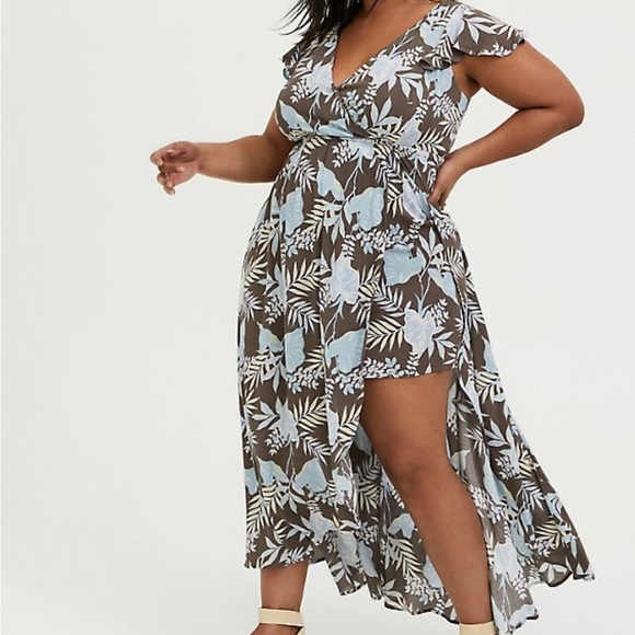 COPY - Floral maxi walkthrough dress - Picture 3 of 4